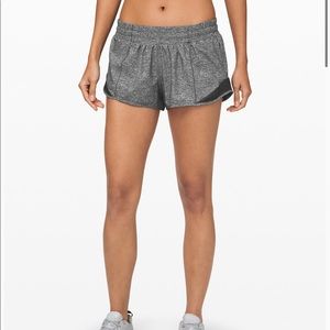 lululemon hotty hot shorts size 8, 2.5 inch